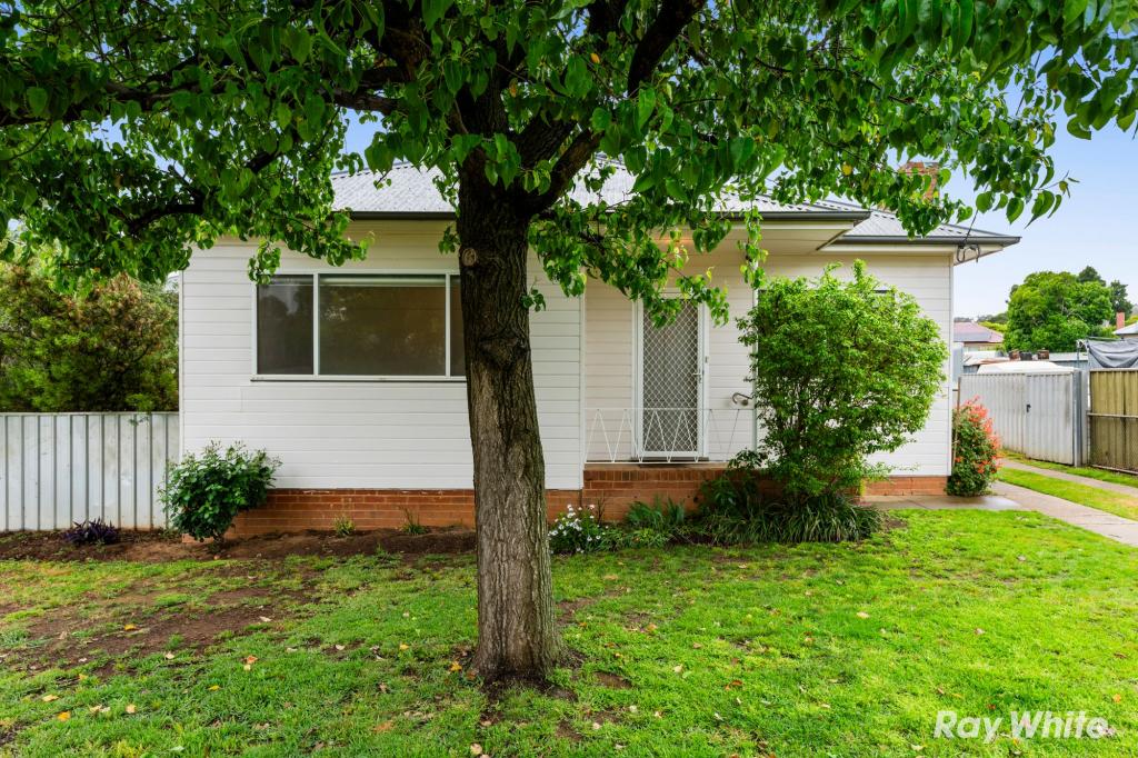 17 Scherger Pl, Mount Austin, NSW 2650