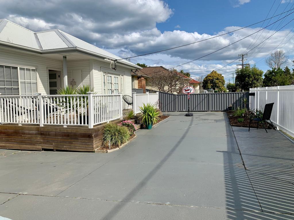 19 COTTERILL AVE, WOONONA, NSW 2517