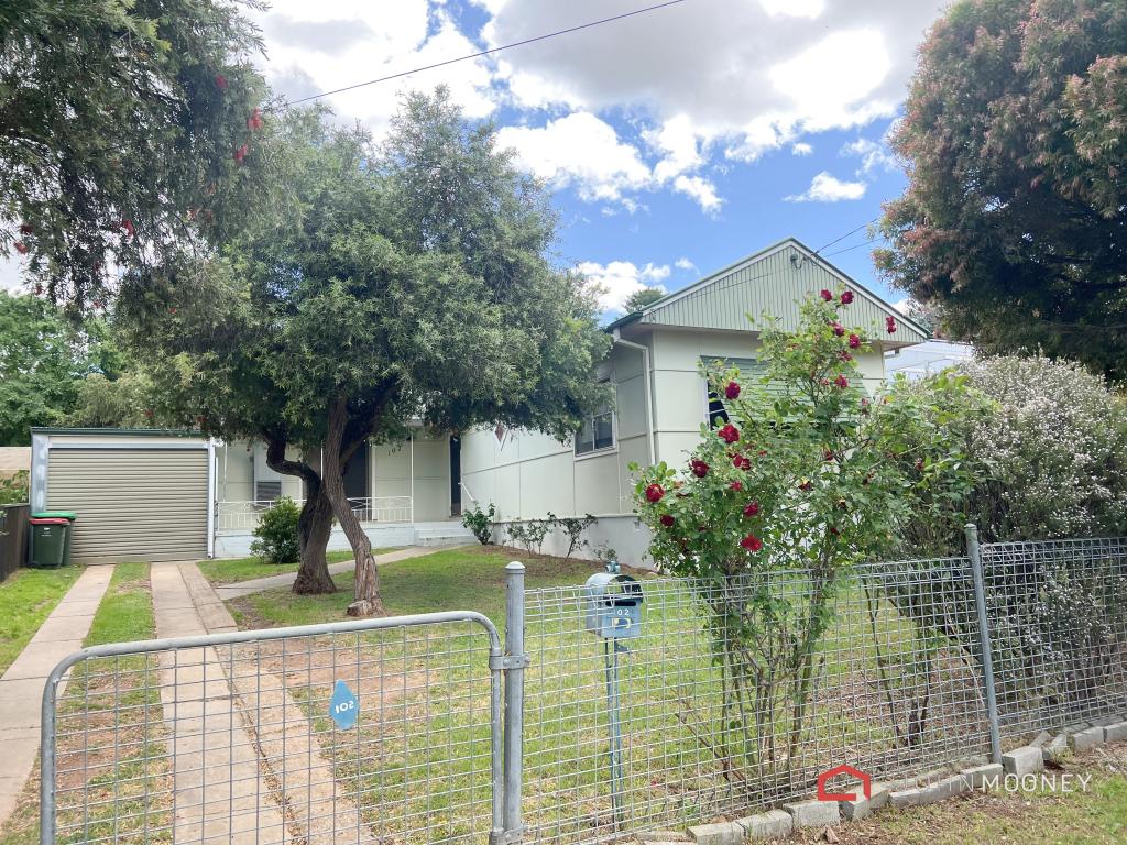 102 Grove St, Kooringal, NSW 2650