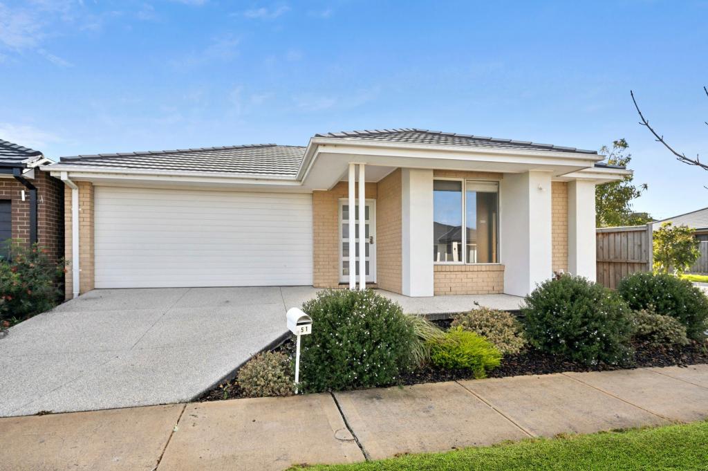 51 COMPASS CRES, DONNYBROOK, VIC 3064