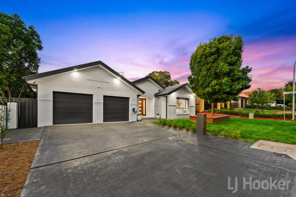 17 Ironbark Cct, Jerrabomberra, NSW 2619