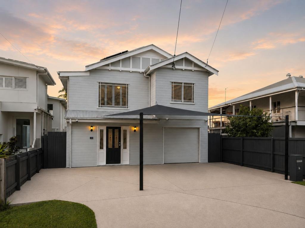 12 Fourth Ave, Scarborough, QLD 4020