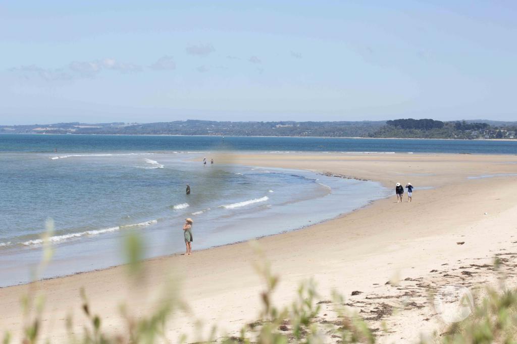 2 Reserve Rd, Somers, VIC 3927