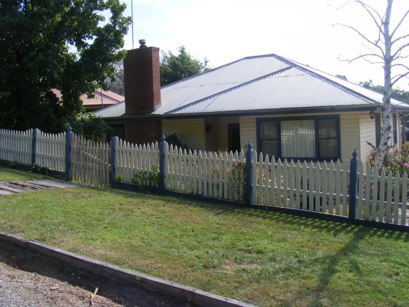 18 Calthorpe St, Gisborne, VIC 3437