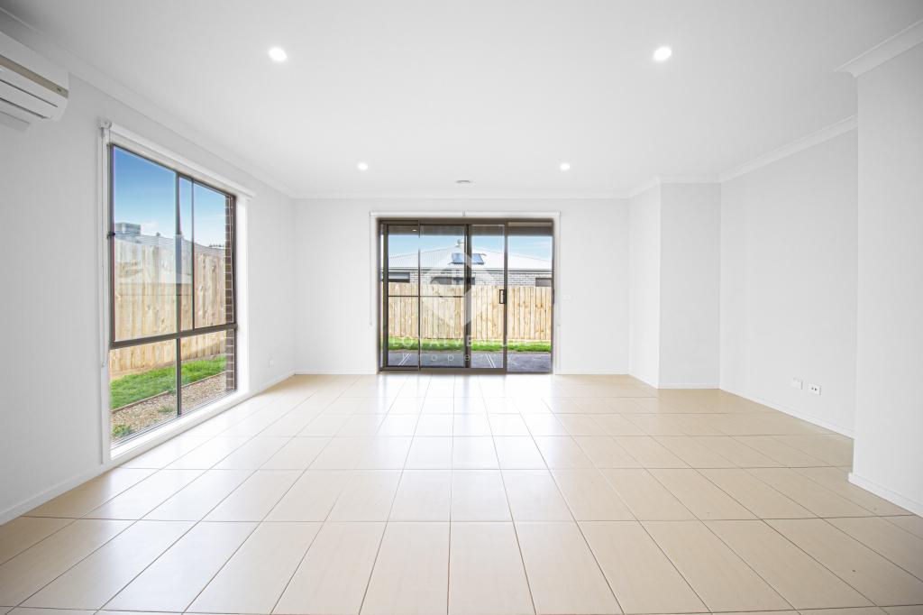 39 Rosehill Dr, Bacchus Marsh, VIC 3340