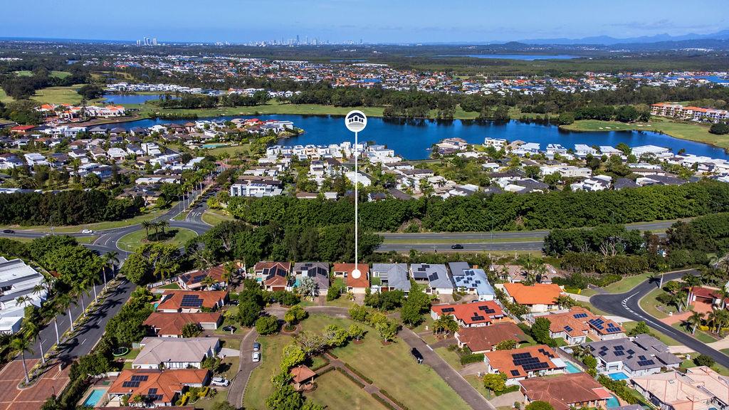 2017 Gracemere Gardens Cct, Hope Island, QLD 4212