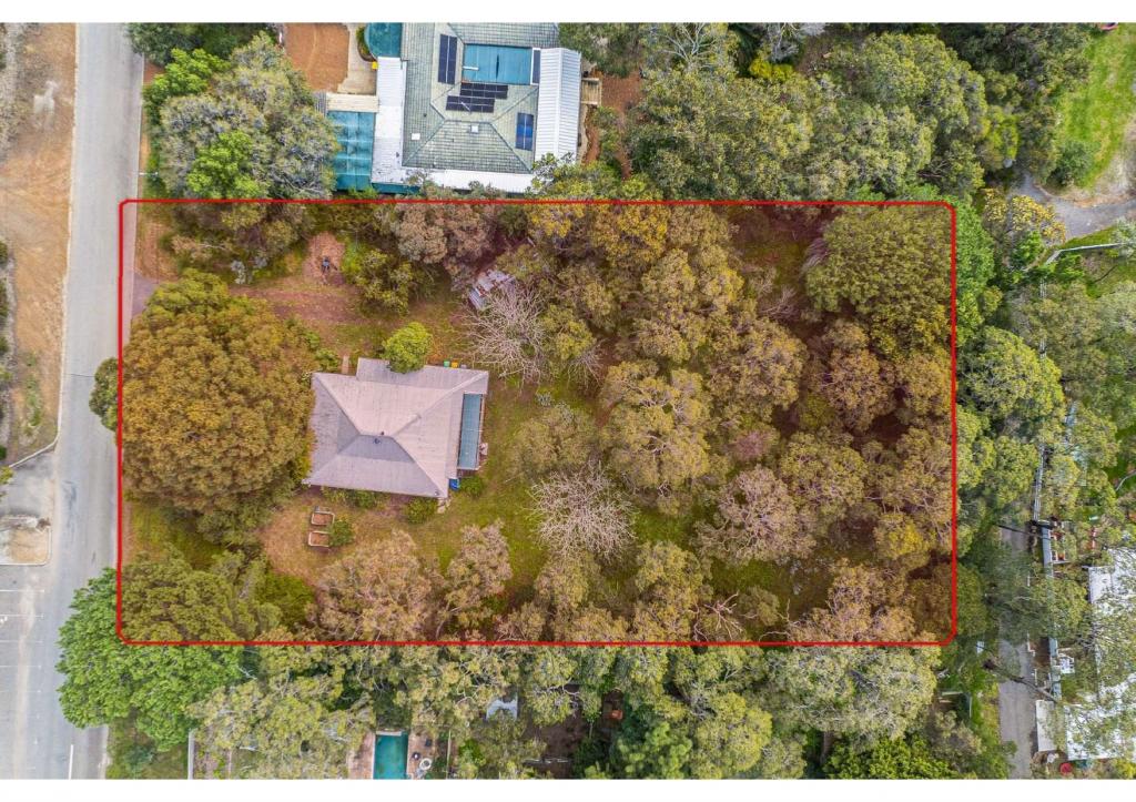 33 TILLBROOK ST, GLEN FORREST, WA 6071