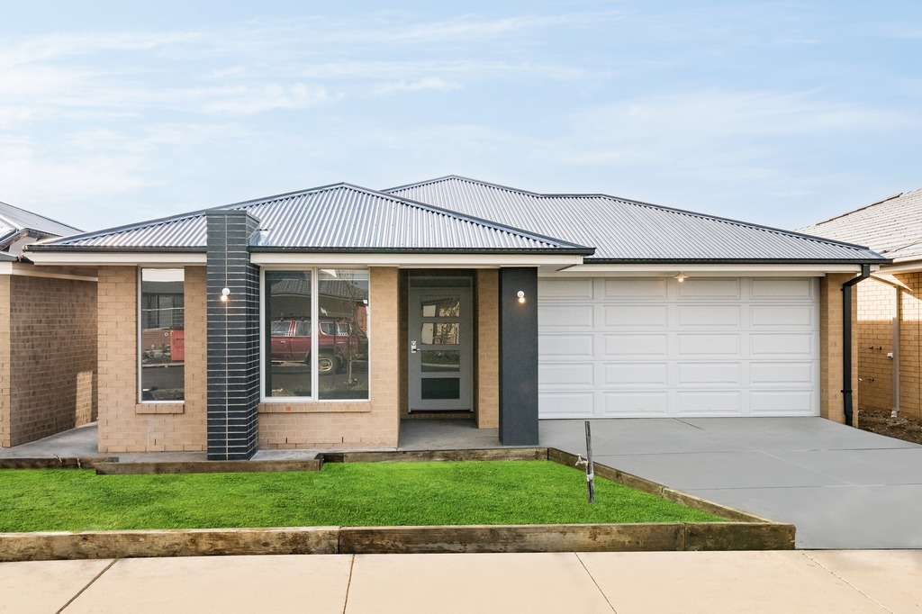 17 Sunlight Cct, Lara, VIC 3212