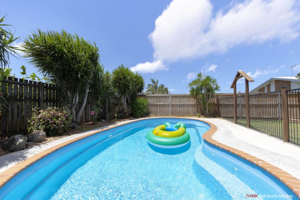 16 Lochmaben Ct, Beaconsfield, QLD 4740