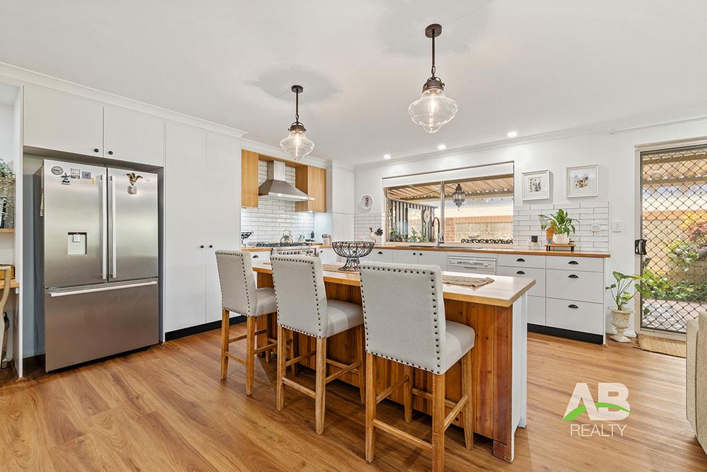 1 Buxton Ent, Hocking, WA 6065