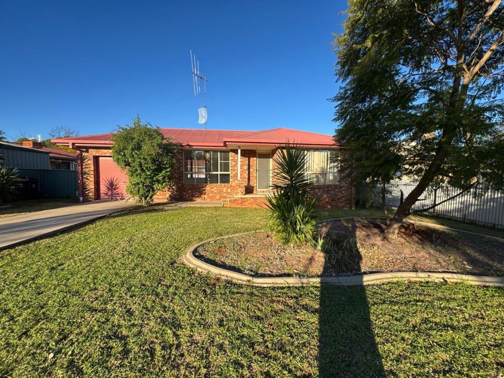 35a Thornbury St, Parkes, NSW 2870