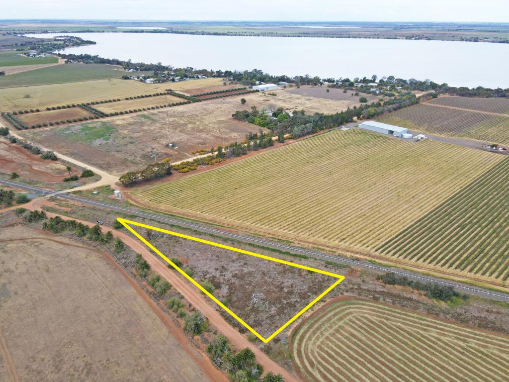  KANGAROO LAKE ROAD, MYSTIC PARK, VIC 3579