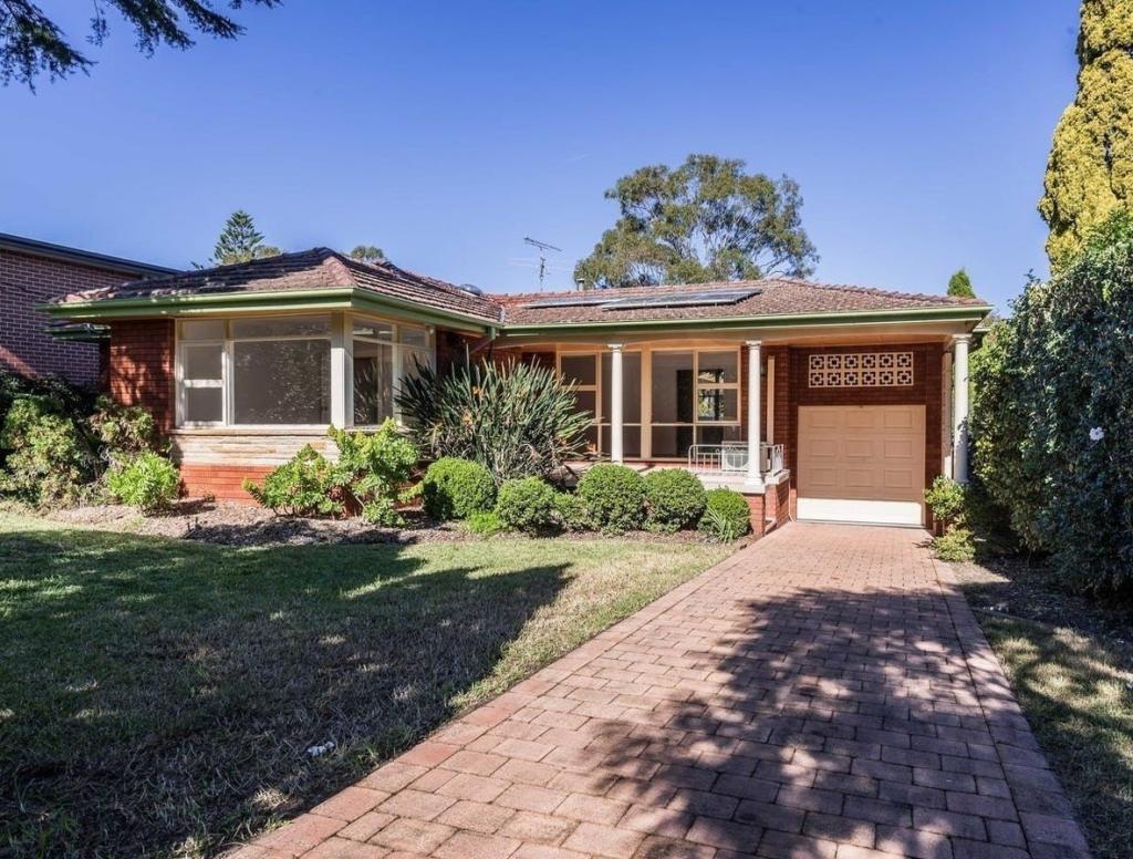 26 Ku-Ring-Gai Chase Rd, Mount Colah, NSW 2079