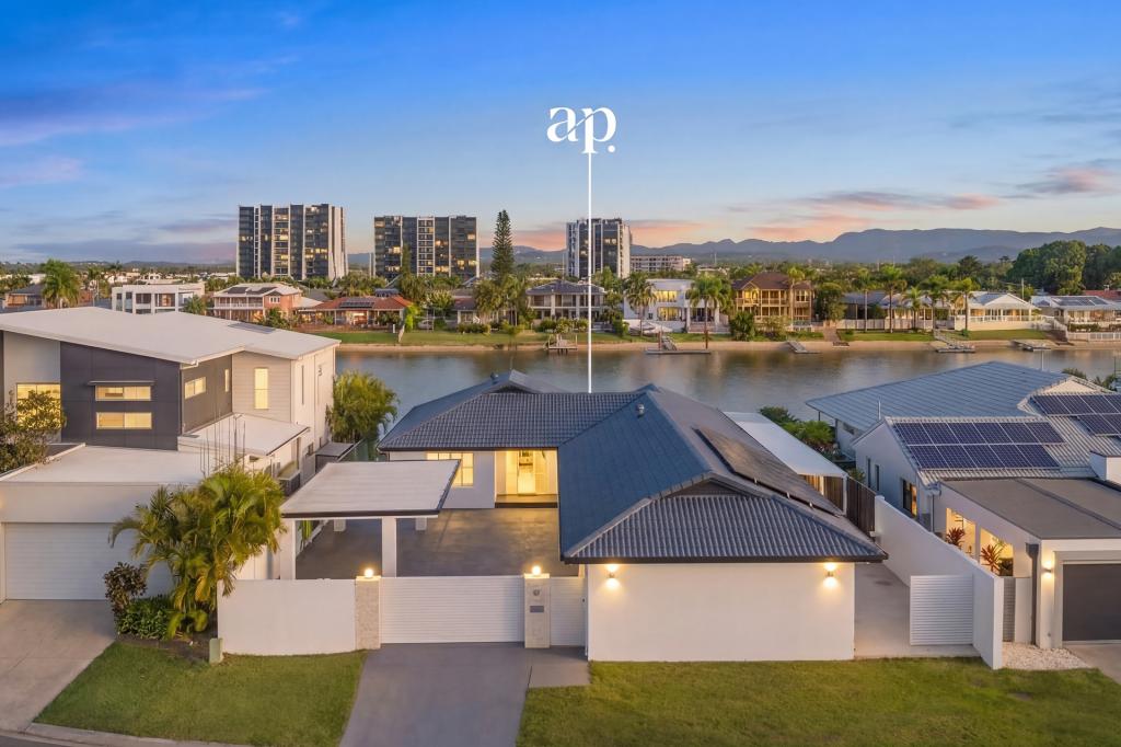 15 Yunga Ct, Broadbeach Waters, QLD 4218