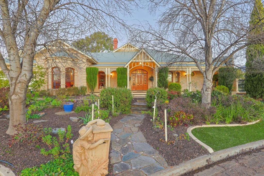 16 CAMBRIDGE TCE, MILDURA, VIC 3500