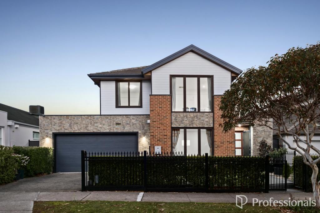 19 Woodward Way, Caroline Springs, VIC 3023