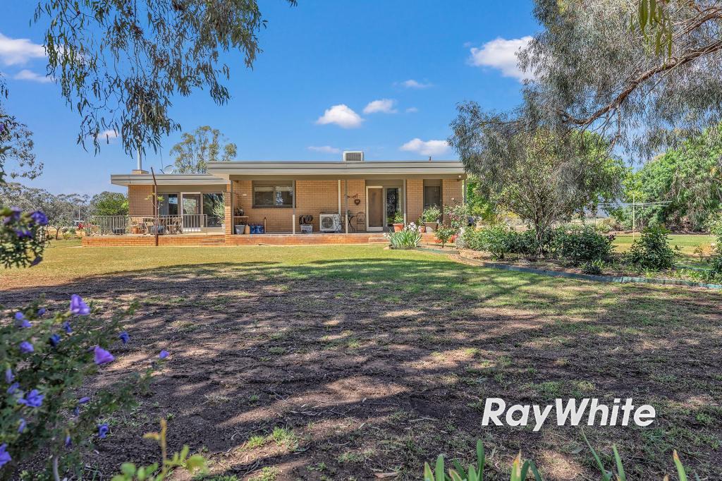 87 Hall Rd, Torrumbarry, VIC 3562