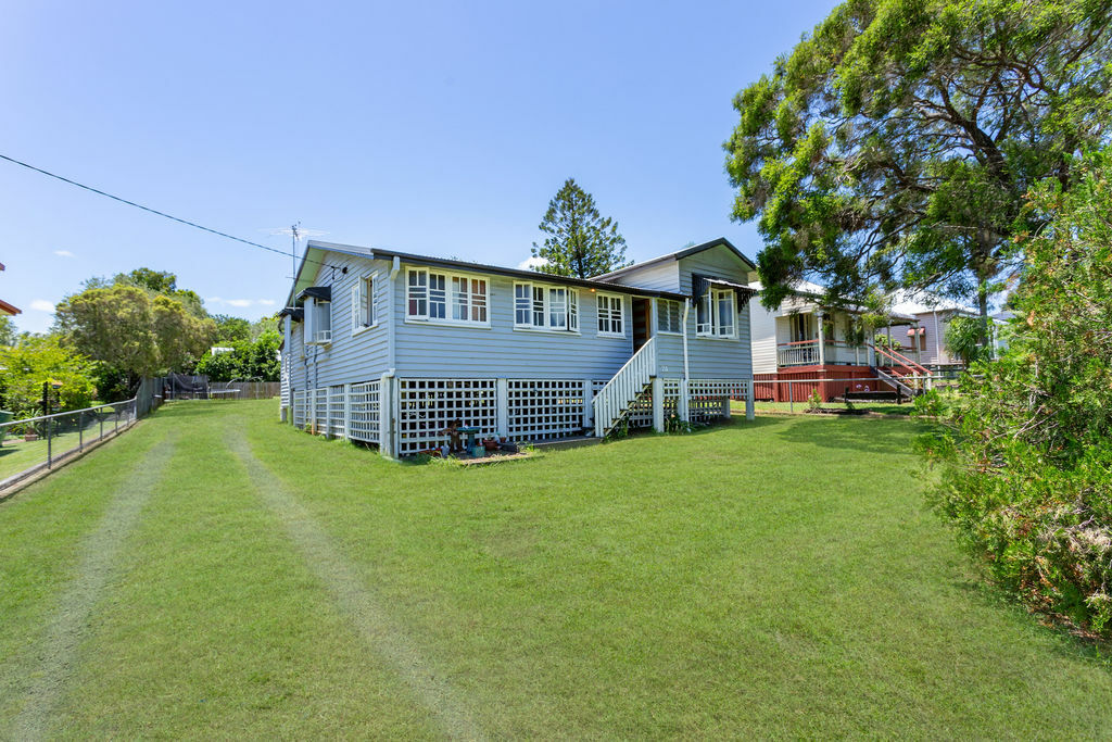 74 Queen St, Harrisville, QLD 4307