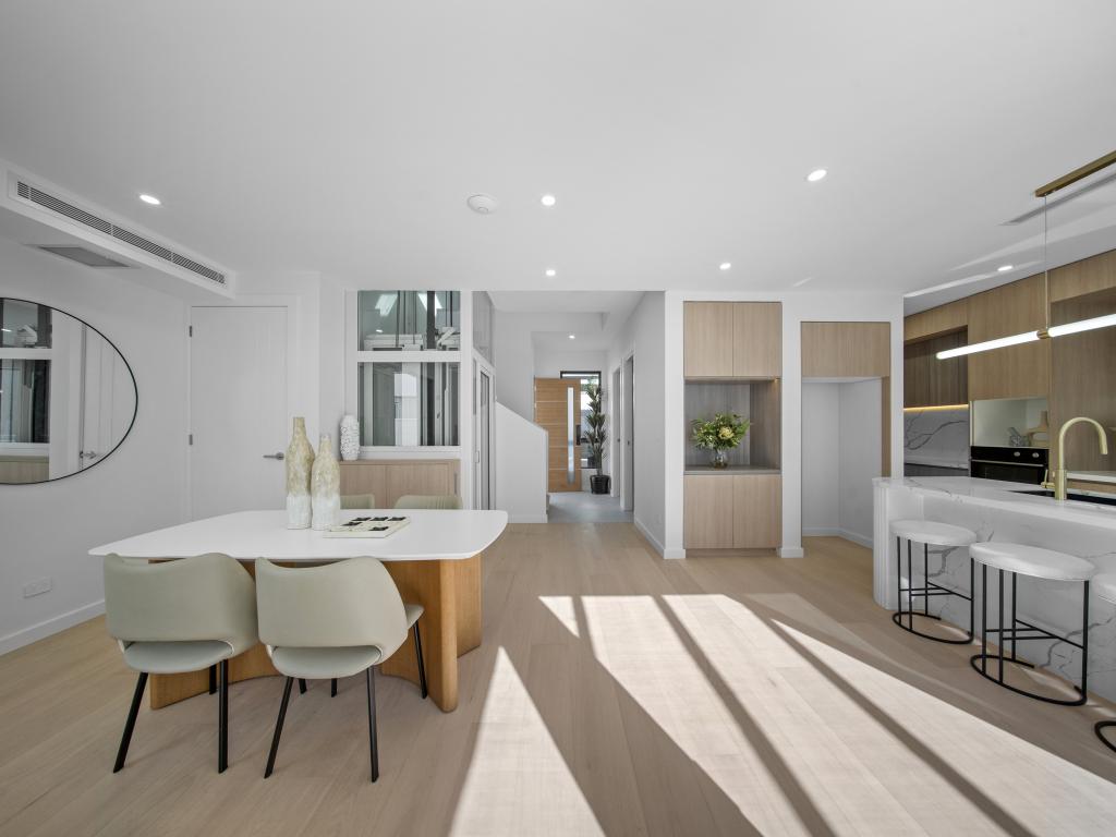 2/17 LANGER AVE, CARINGBAH SOUTH, NSW 2229
