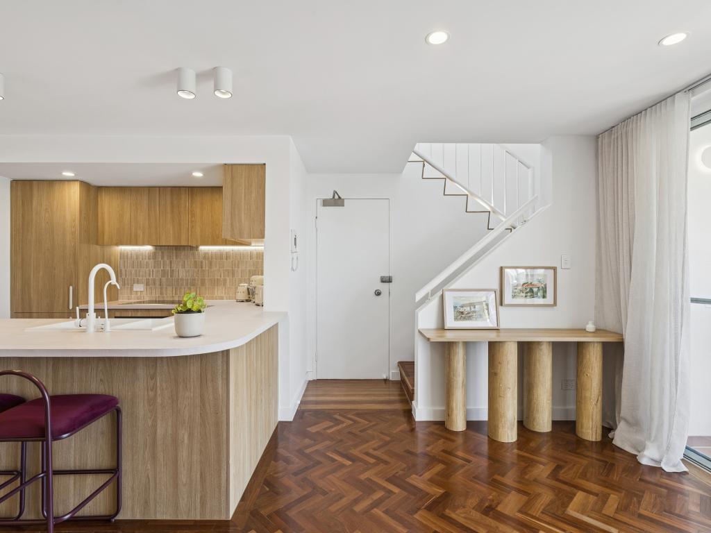 11/7 Whiting St, Labrador, QLD 4215