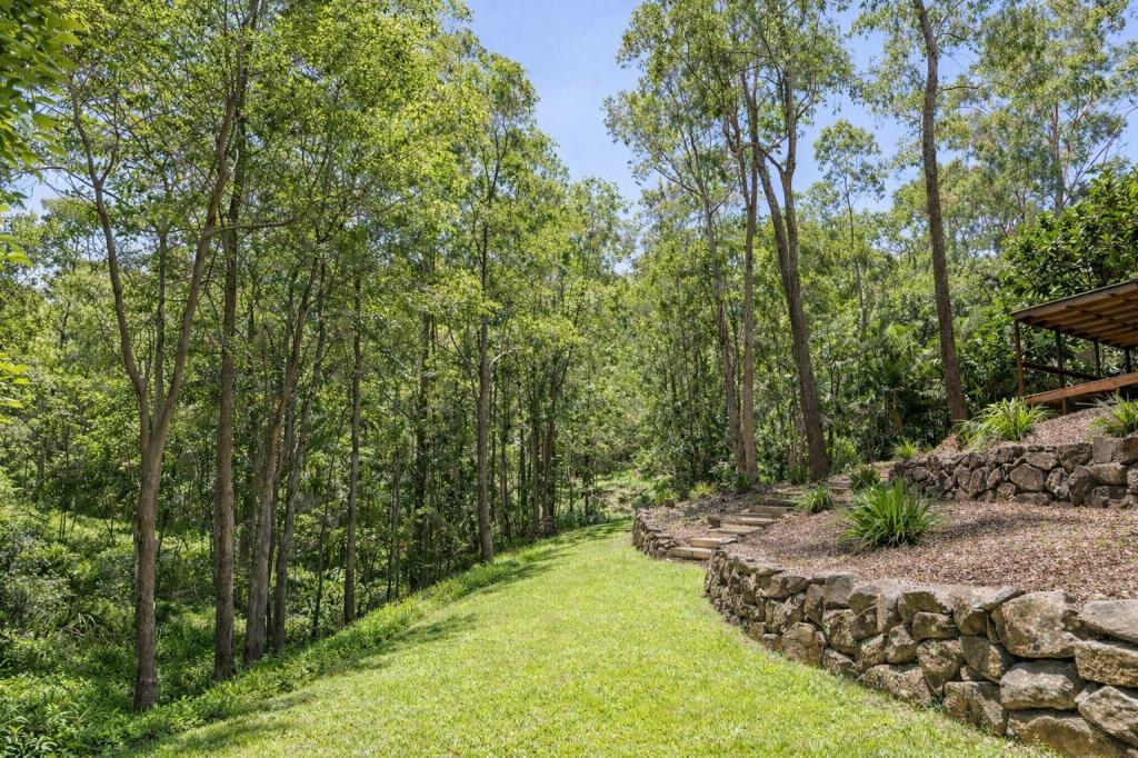 63 Simpsons Rd, Elanora, QLD 4221