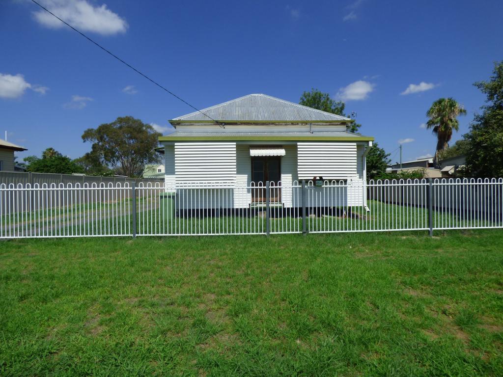 99 Charles St, Roma, QLD 4455