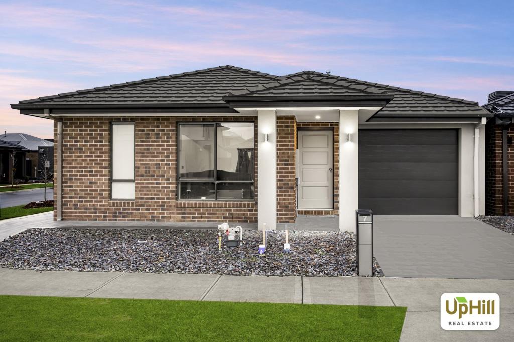 7 AMADEUS ST, CLYDE, VIC 3978