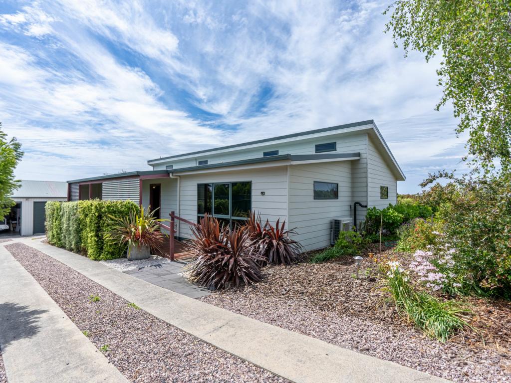 16 Bayvista Rise, St Helens, TAS 7216