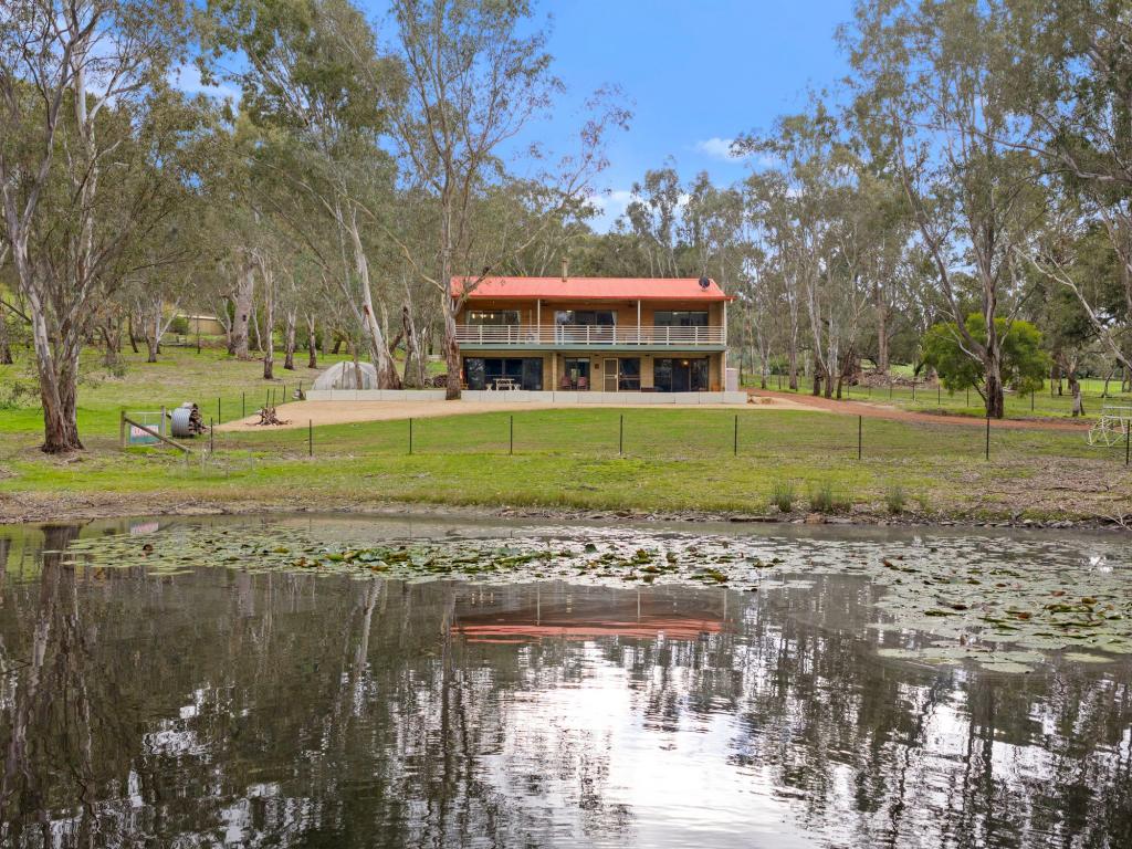 105 Old Dry Creek Rd, Bonnie Doon, VIC 3720