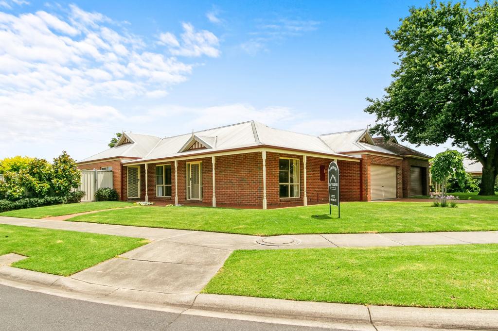 1 CRANSWICK CRES, SALE, VIC 3850
