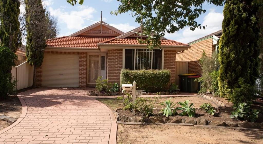 17 Brickendon Ct, Wattle Grove, NSW 2173