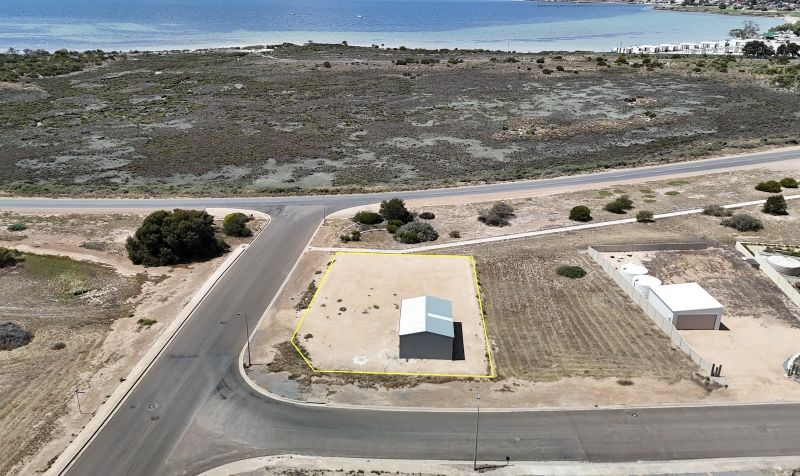 1 Herbert Edwards Dr, Streaky Bay, SA 5680