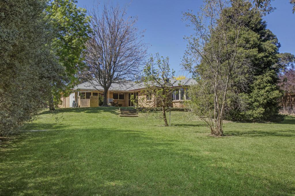 5 Macquarie Gr, Bowral, NSW 2576