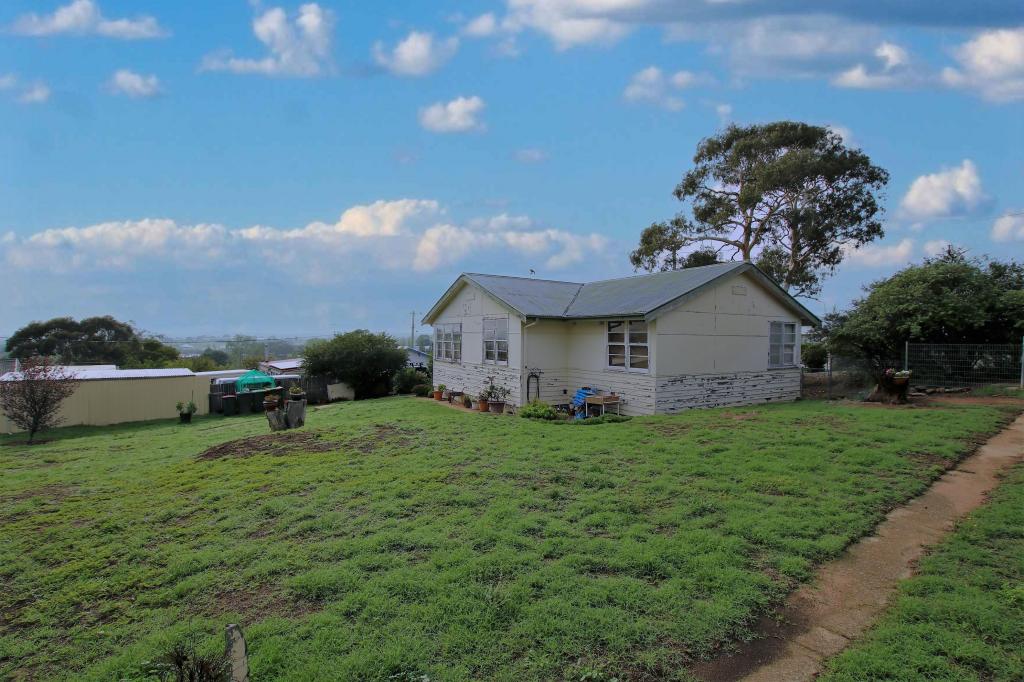 2 Babin Pl, Cooma, NSW 2630