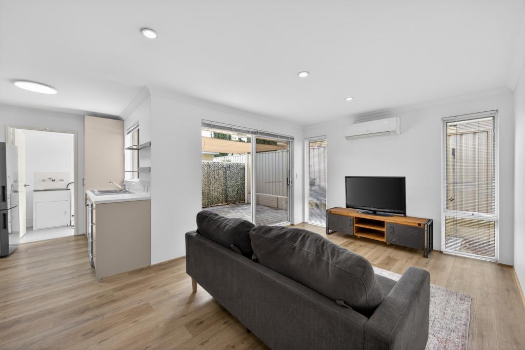 4/18 MUNJA WAY, NOLLAMARA, WA 6061