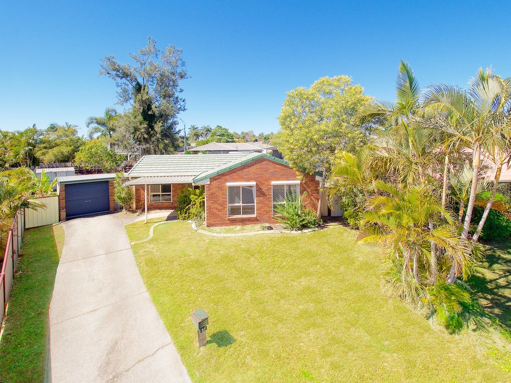 11 ROBINSON CT, BERRINBA, QLD 4117