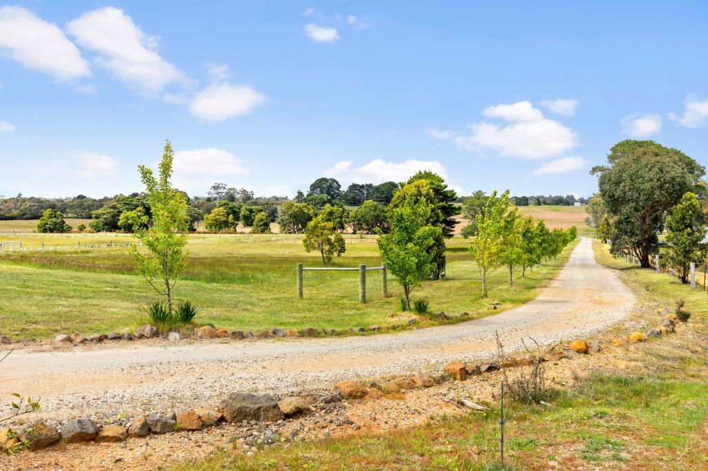 571 SEBASTOPOL - SMYTHESDALE ROAD, ROSS CREEK, VIC 3351