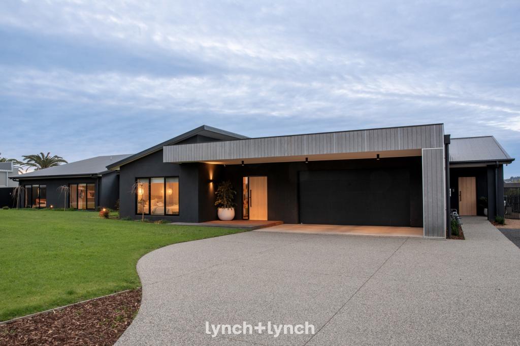 7 Lindenderry Cct, Mornington, VIC 3931