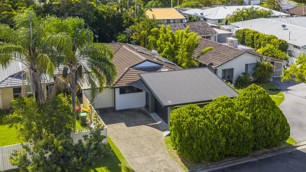 2/6 Russell Ct, Miami, QLD 4220