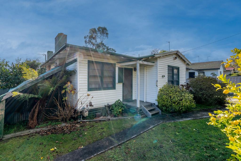 24 MORISON CRES, SEYMOUR, VIC 3660