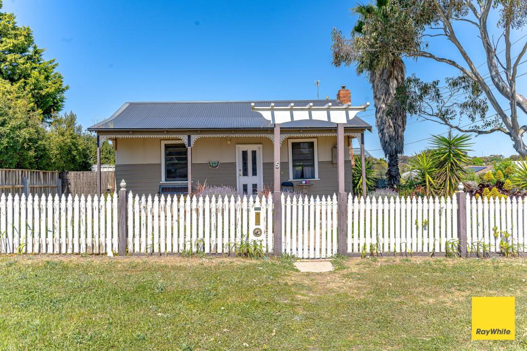 5 Staley St, California Gully, VIC 3556