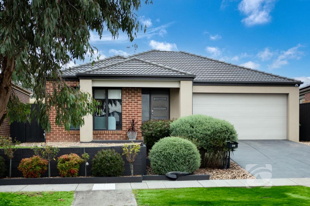 28 Meadowlea Cres, Pakenham, VIC 3810