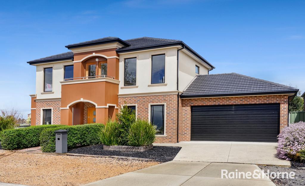 52 Dahlia Dr, Caroline Springs, VIC 3023