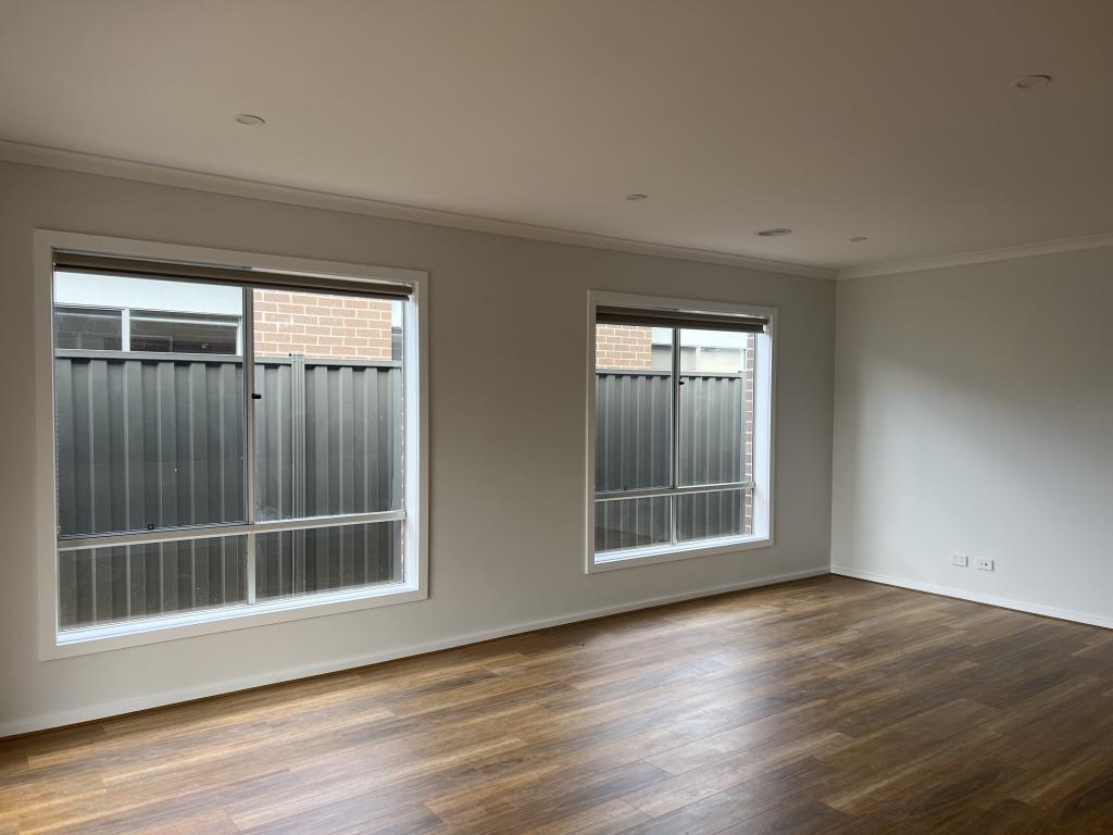 3 Prizzle Rd, Pakenham, VIC 3810