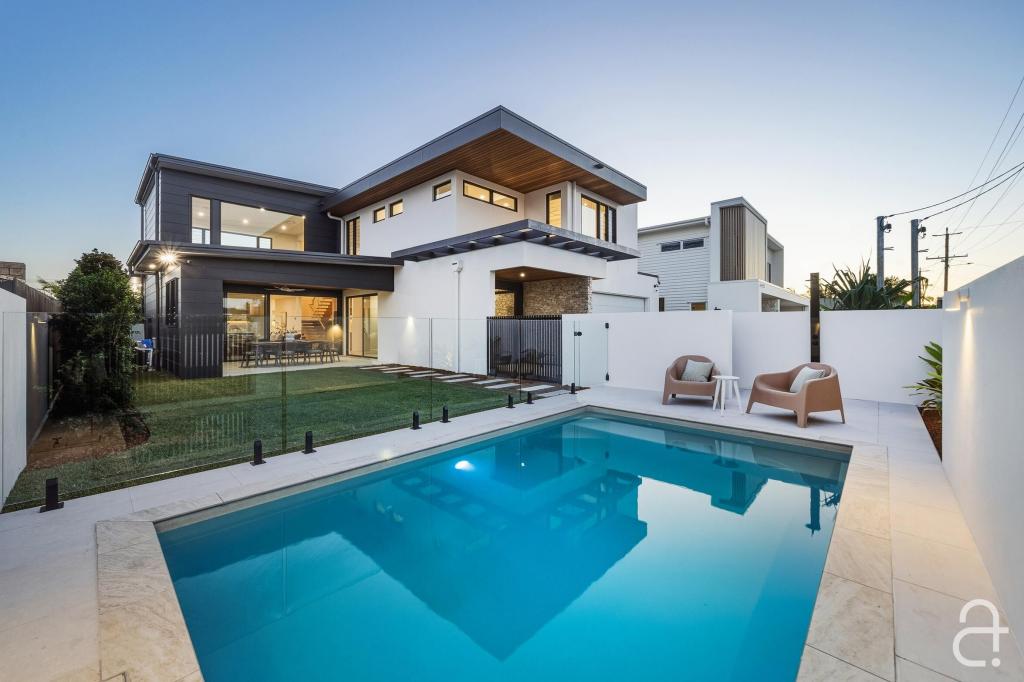 6 COONANG CRES, WARANA, QLD 4575