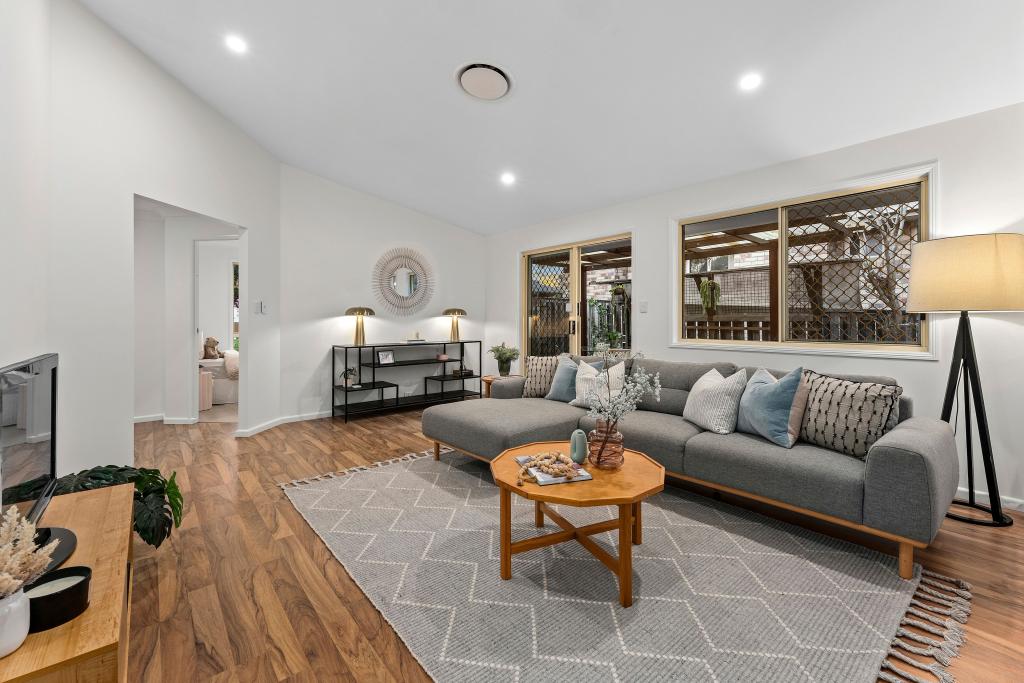 24 Hounslow Way, Seventeen Mile Rocks, QLD 4073