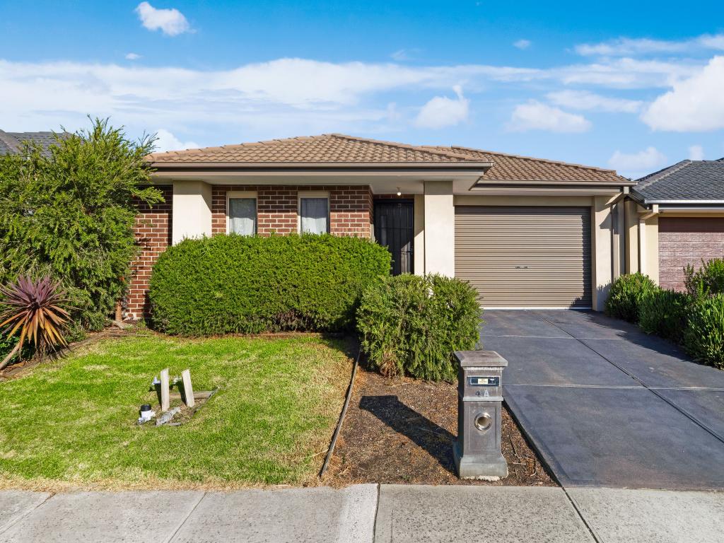 4A EMU BUSH DR, CRANBOURNE WEST, VIC 3977