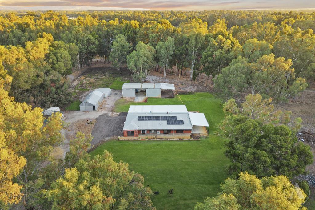 33 Stockmans Cl, Oakford, WA 6121