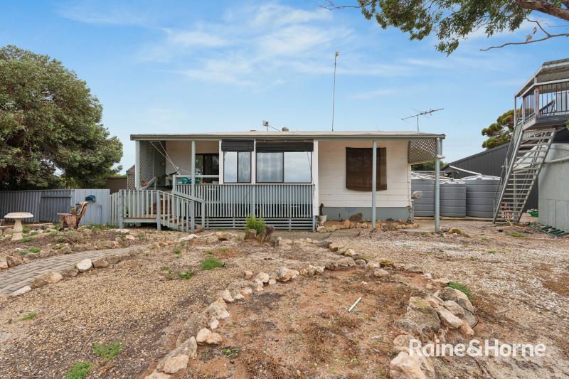 101 The Esplanade, Thompson Beach, SA 5501