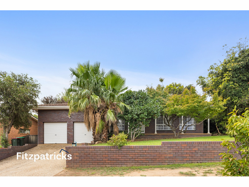 31 Amsterdam Cres, Tolland, NSW 2650